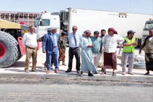 وكيل محافظة المهرة يتفقد سير أعمال تطوير جمرك شحن
