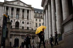 بنك إنجلترا يخفض الفائدة إلى 4.25% متماشيا مع التوقعات
