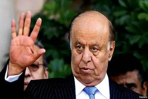 عدن: حفرة تبتلع مركبة حكومية أمام منزل الرئيس السابق