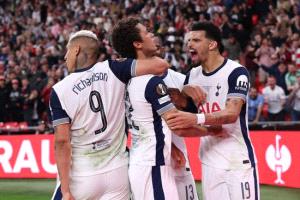 توتنهام يُتوج بلقب الدوري الأوروبي بعد فوزه على مانشستر يونايتد