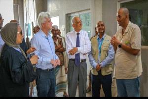 المدير الإقليمي لليونيسيف يطّلع على وضع منظومة المياه في عدن
