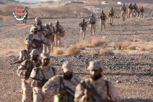 لرفع جاهزيتها القتالية .. قوات العمالقة الجنوبية تنفذ مسيرًا عسكريًّا