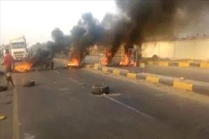 تصاعد الغضب الشعبي في لحج: احتجاجات تندد بتردي الأوضاع المعيشية وانهيار العملة

