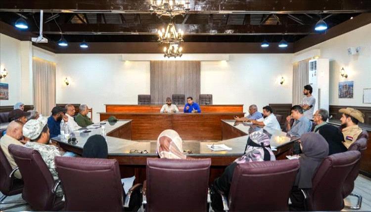 مدير عام صيرة يؤكد على رفع مستوى الخدمات وتعزيز الإيرادات المحلية