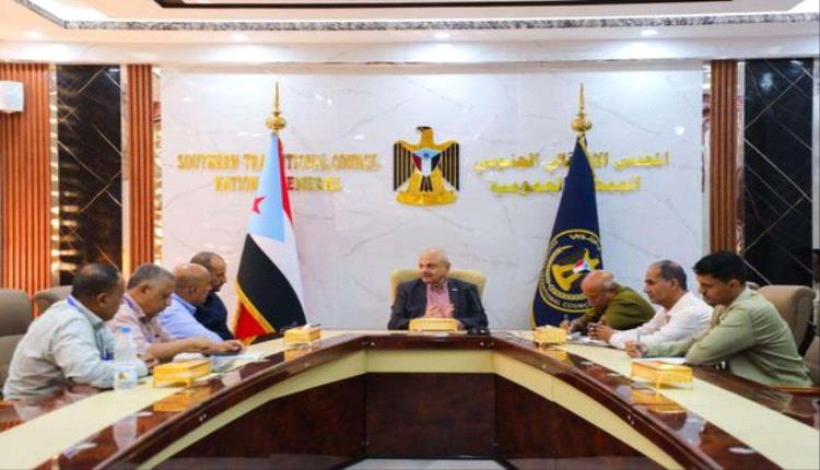 فريق التوجيه الرئاسي يطّلع على مشاريع مؤسسة المياه بعدن ويؤكد دعم تحسين الخدمات الأساسية
