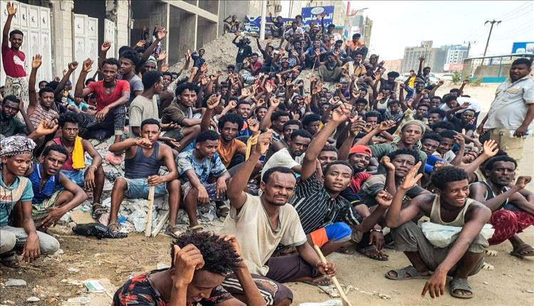 إجراءات أمنية مشددة تشمل ترحيل المهاجرين الأفارقة
