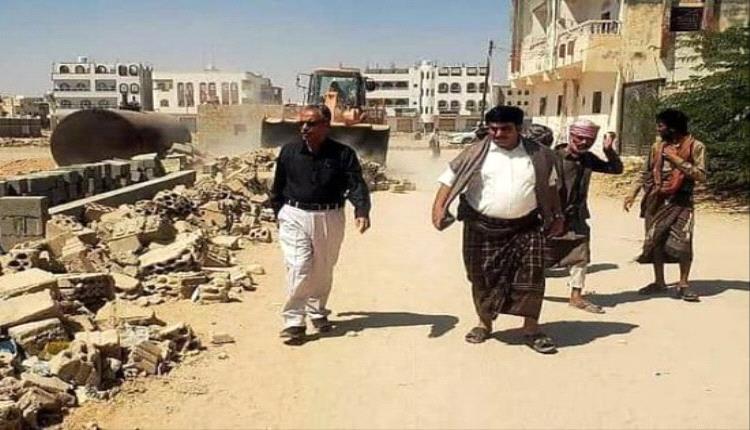شبوة: حملة واسعة لإزالة البسط العشوائي وحماية الخدمات العامة في عتق