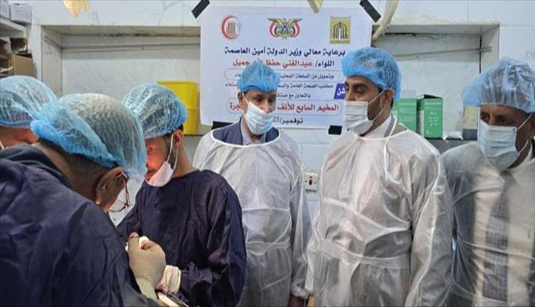 أمانة العاصمة تدشن ثلاثة مخيمات طبية للنازحين في مأرب
