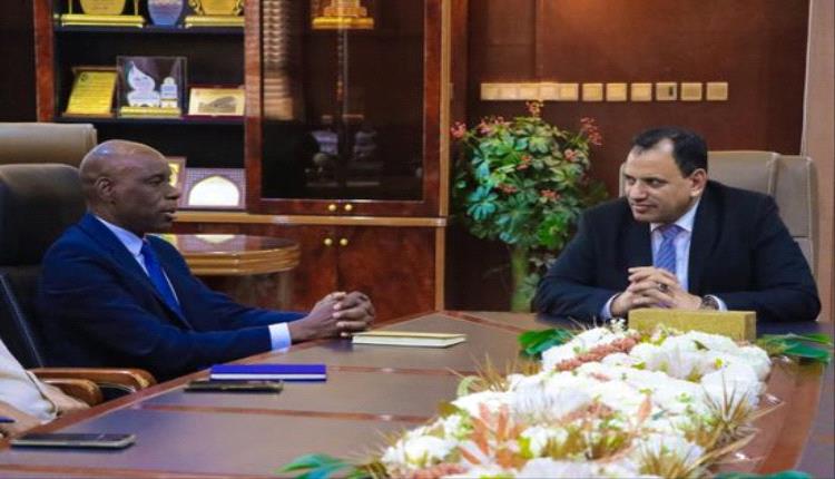 السقطري يبحث مع ممثل فاو سبل تنمية القطاعين الزراعي والسمكي
6 نوفمبر 2025