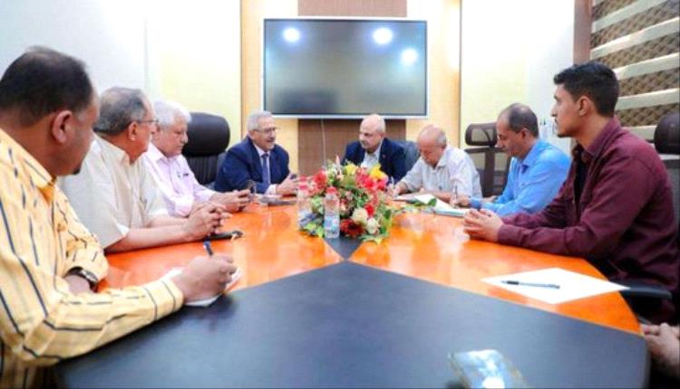 فريق التوجيه الرئاسي يتفقد الهيئة العليا للأدوية بعدن ويشيد بدورها في حماية جودة الدواء
