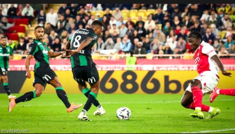 لانس يقسو على موناكو برباعية