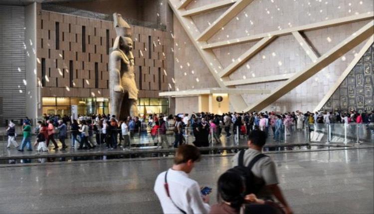 المتحف المصري الكبير يستقبل 12 ألف زائر في يوم واحد ويواصل جذب العالم