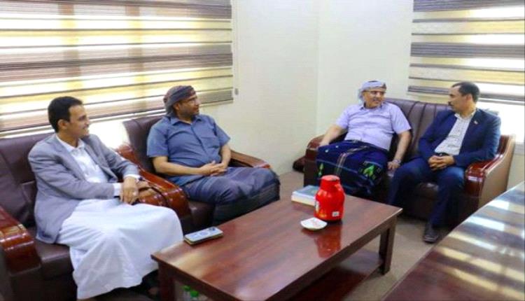 الكثيري يبحث في المكلا سبل تعزيز رعاية أسر شهداء وجرحى حضرموت
