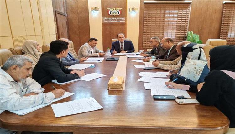 وزير الصحة يترأس اجتماع اللجنة الإشرافية للملتقى العلمي الثاني لمكافحة مقاومة مضادات الميكروبات
