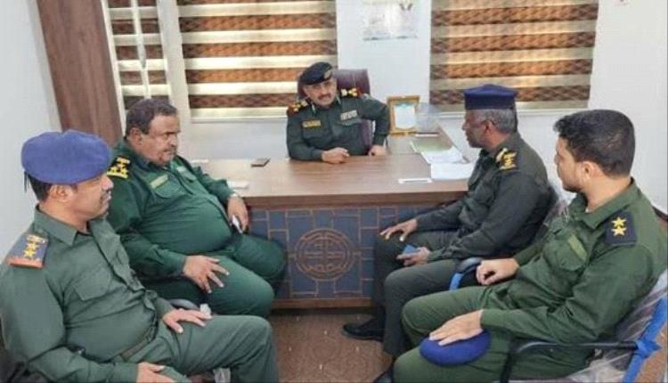 شرطة شبوة تستعرض جهود مكافحة المخدرات وتعزز التعاون مع الإدارة العامة