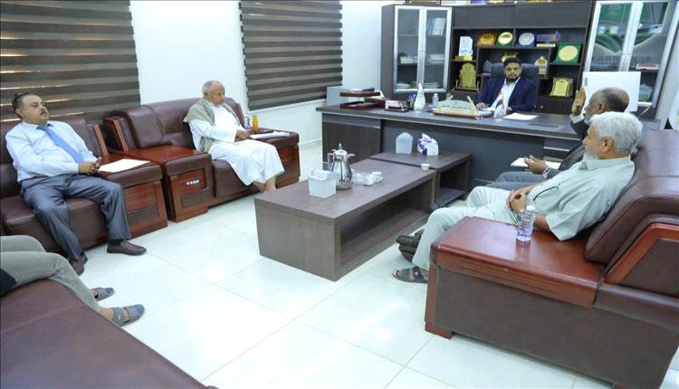 رئيس جامعة المهرة يؤكد أن الاعتماد الأكاديمي أولوية لترسيخ التميز والجودة