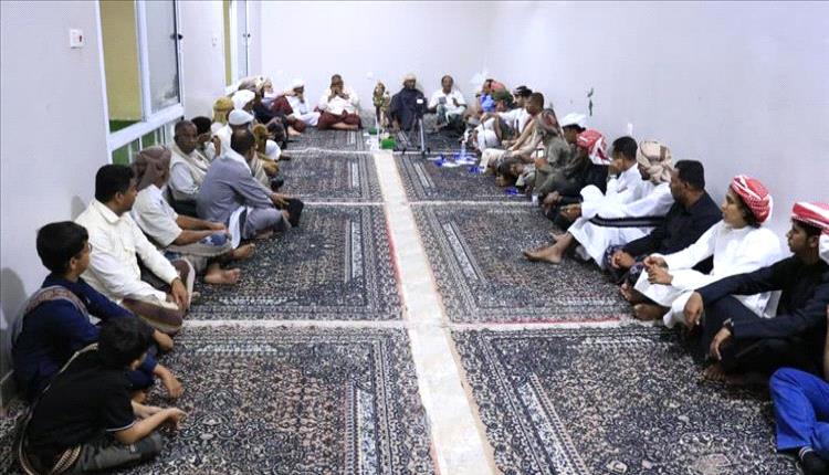 عدن تستعد لعالم الصقور: تجهيزات مكثفة لفعالية “الحارث 2025”