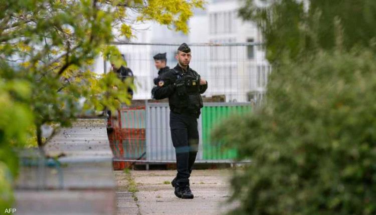 بعد متحف "اللوفر".. سرقة مجوهرات باهظة الثمن في فرنسا