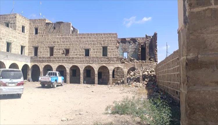 نداء لترميم مبنى إدارة أمن لودر قبل افتتاح فرع الهجرة والجوازات
