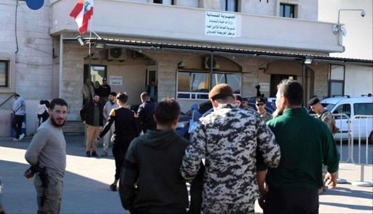 سوريا تعيد 17 لبنانيًا عبر الحدود البحرية بعد احتجازهم في طرطوس