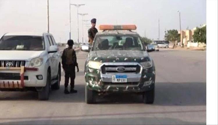 أمن المهرة يضبط مبتزين إلكترونيين يستهدفون الفتيات