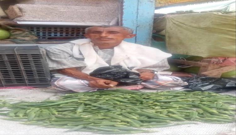 من لحج إلى الشيخ عثمان… معاقٌ يقهر الطريق بحثًا عن رزق يحفظ كرامته
