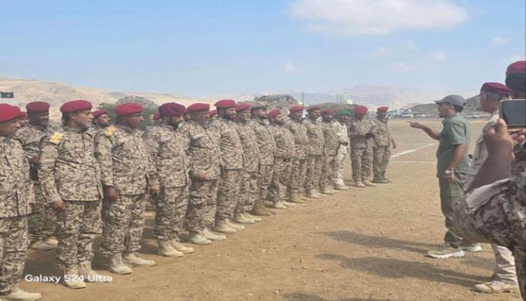 العميد اليافعي يتفقد اللواء الرابع دعم وإسناد ويثني على جاهزيته وانضباطه العسكري
