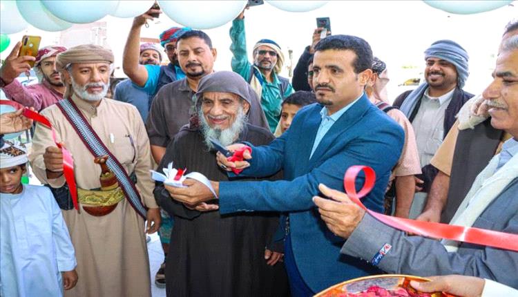 وكيل شبوة يفتتح مؤسسة منصور صائل التجارية لتعزيز النشاط الاقتصادي بالعتق