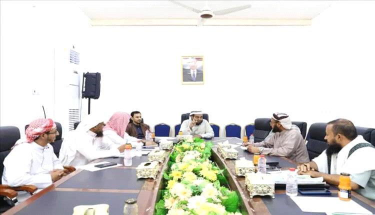 عدن تُشكل لجنة لاعتماد دليل توعية السجناء وتأهيلهم