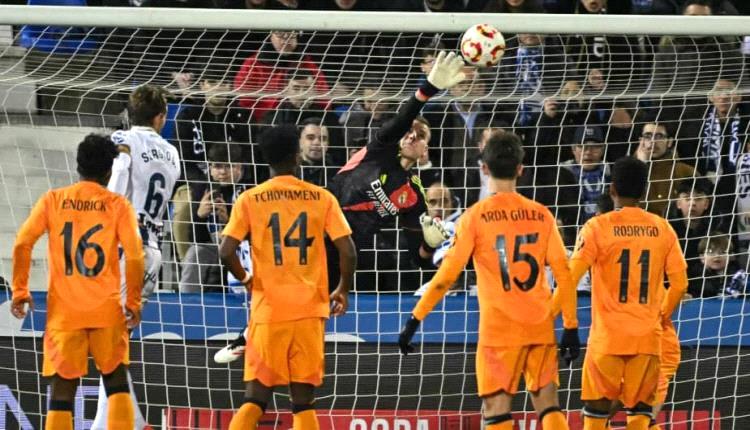 غياب كورتوا لونين حارسًا لريال مدريد أمام أولمبياكوس