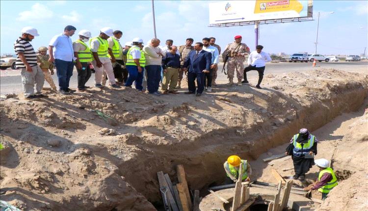 عدن تطلق خطًا استراتيجيًا للصرف الصحي لتعزيز البنية التحتية