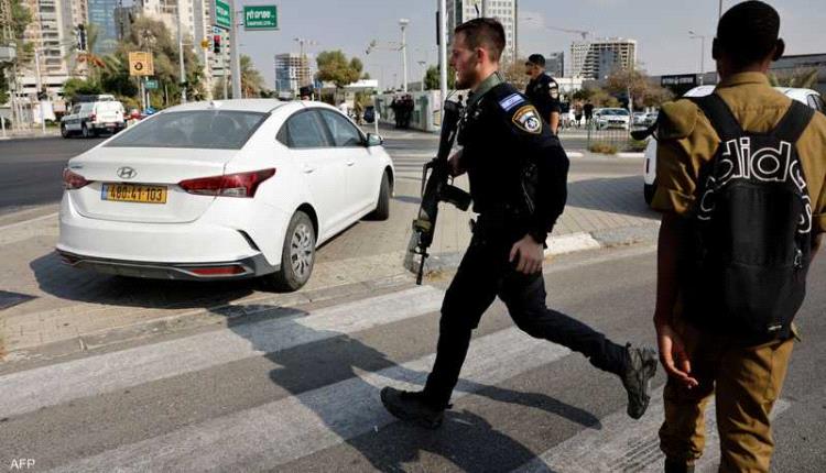 الشاباك يفكك "شبكة إسرائيليين" تهرب أموالا وسلاحا إلى حماس