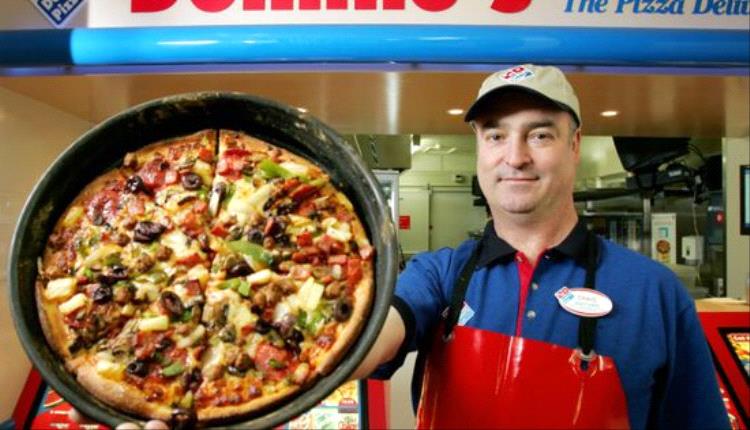 استقالة مفاجئة لرئيس "دومينوز بريطانيا" وسط تراجع الأسهم