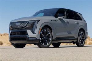 كاديلاك إسكاليد IQ: الفخامة الأمريكية تلتقي بالابتكار في عالم السيارات الكهربائية 