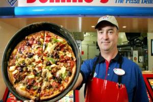 استقالة مفاجئة لرئيس "دومينوز بريطانيا" وسط تراجع الأسهم