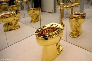 بيع مرحاض ذهبي بـ"سعر خيالي"