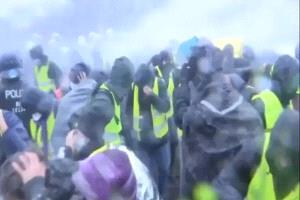 ألمانيا تتأزم تظاهرات عنيفة تؤجل مؤتمر حزب البديل