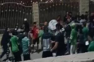 عاجل | اشتباكات بين جماهير الأهلي والاتحاد بعد نهاية مباراة مرتبط السلة