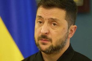 سياسي فنلندي يدعو زيلينسكي لإلغاء حظر المفاوضات مع روسيا