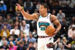 ميتشل يقود كافاليرز لانتصار مثير على جريزليز