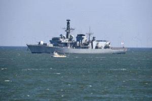 لندن لبوتين: نراكم إنذار جديد بعد اختراق سفينة روسية للمياه البريطانية