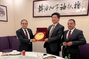 نائب رئيس مجلس الشورى يلتقي القائم بأعمال السفارة الصينية لمناقشة تعزيز العلاقات الثنائية

