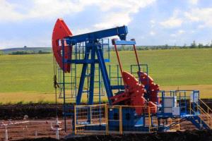 نفط مستقر مع ترقب انفراج روسي–أوكراني