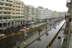 عدن.. مأساة بيئية وإنسانية في المعلا تهدد حياة السكان