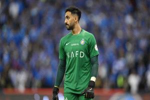 عاجل.. عروض جادة من الهلال والاتحاد للتعاقد مع حارس النصر