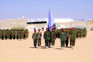 قوات دفاع شبوة تحتفل بتخريج اللواء الثامن في عرض عسكري مهيب
