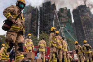 هونج كونج تترحم على 128 ضحية حريق هائل وترقب لمفقودين