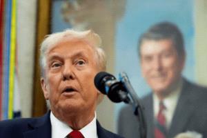 عاجل | وول ستريت جورنال عن مسؤول أمريكي رفيع: ضرب مهربي المخدرات لا يحتاج إذن الكونغرس وليس ضمن قانون صلاحيات الحرب