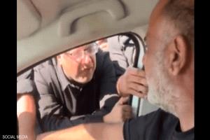 "أنا الأحق".. فيديو لشجار حاد بين بن غفير وسكان في تل السبع