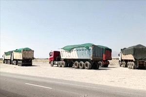 أبين: جبايات تفوق قيمة الحمولة تُوقف عشرات الشاحنات لثلاثة أيام